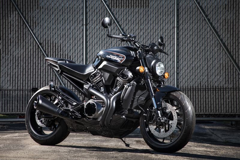 TVS Ronin 225